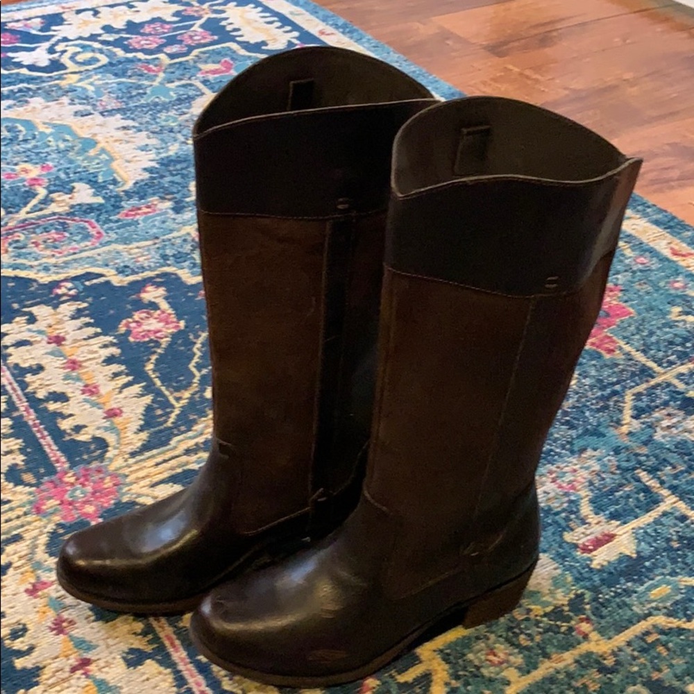 UGG tall brown boots! Size 9.